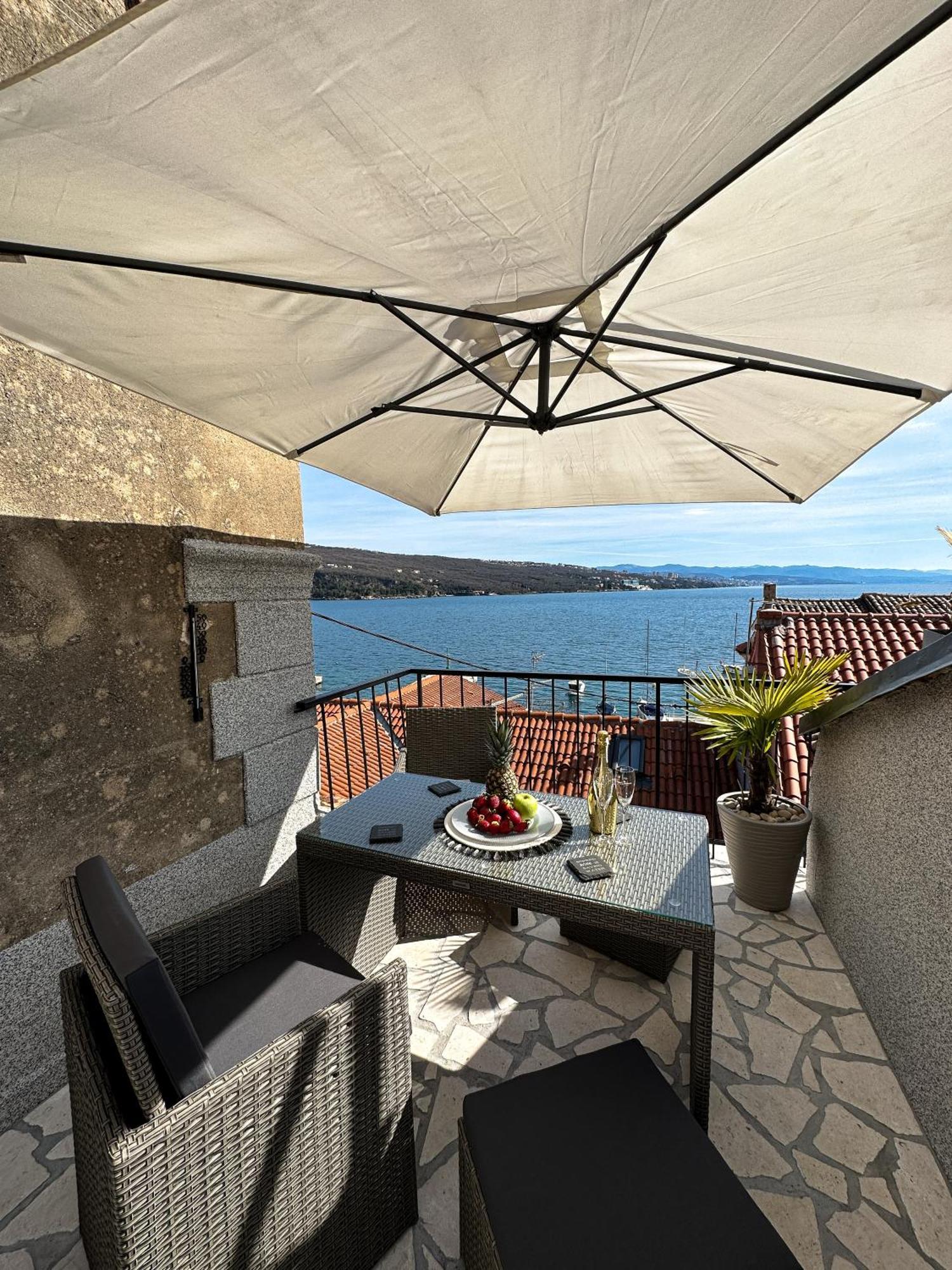 Villa Volos Apartment Karmen With Roof Terrace, Sea View, Free Private Parking 오파티아 외부 사진